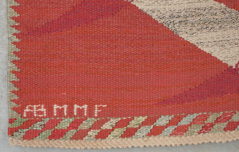 CARPET. "Paula, röd". Tapestry weave. 477 x 280 cm. Signed AB MMF BN.