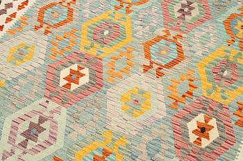 Modern kelim, approx. 345 x 240 cm.