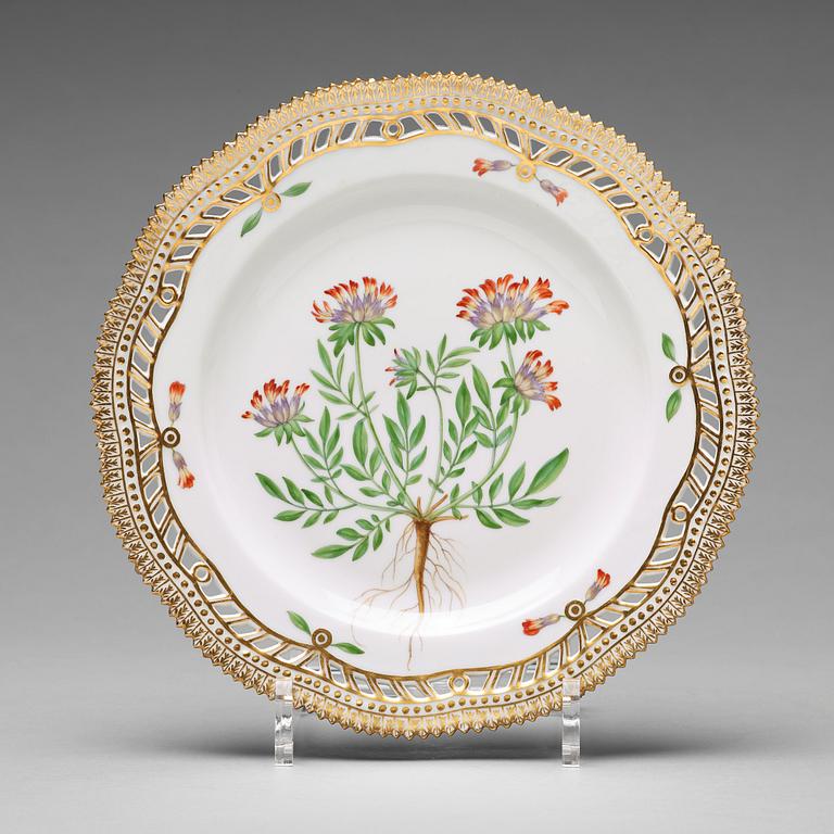 A set of 12 Royal Copenhagen 'Flora Danica' dessert dishes, Denmark, 20th Century.