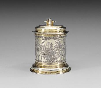 A GERMAN 17TH CENTURY TANKARD, unidentified marks. Russian engravings.