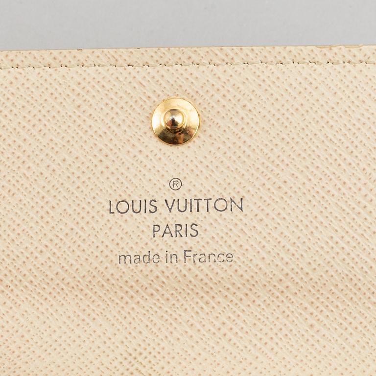 Louis Vuitton, neccessär samt nyckelhållare.