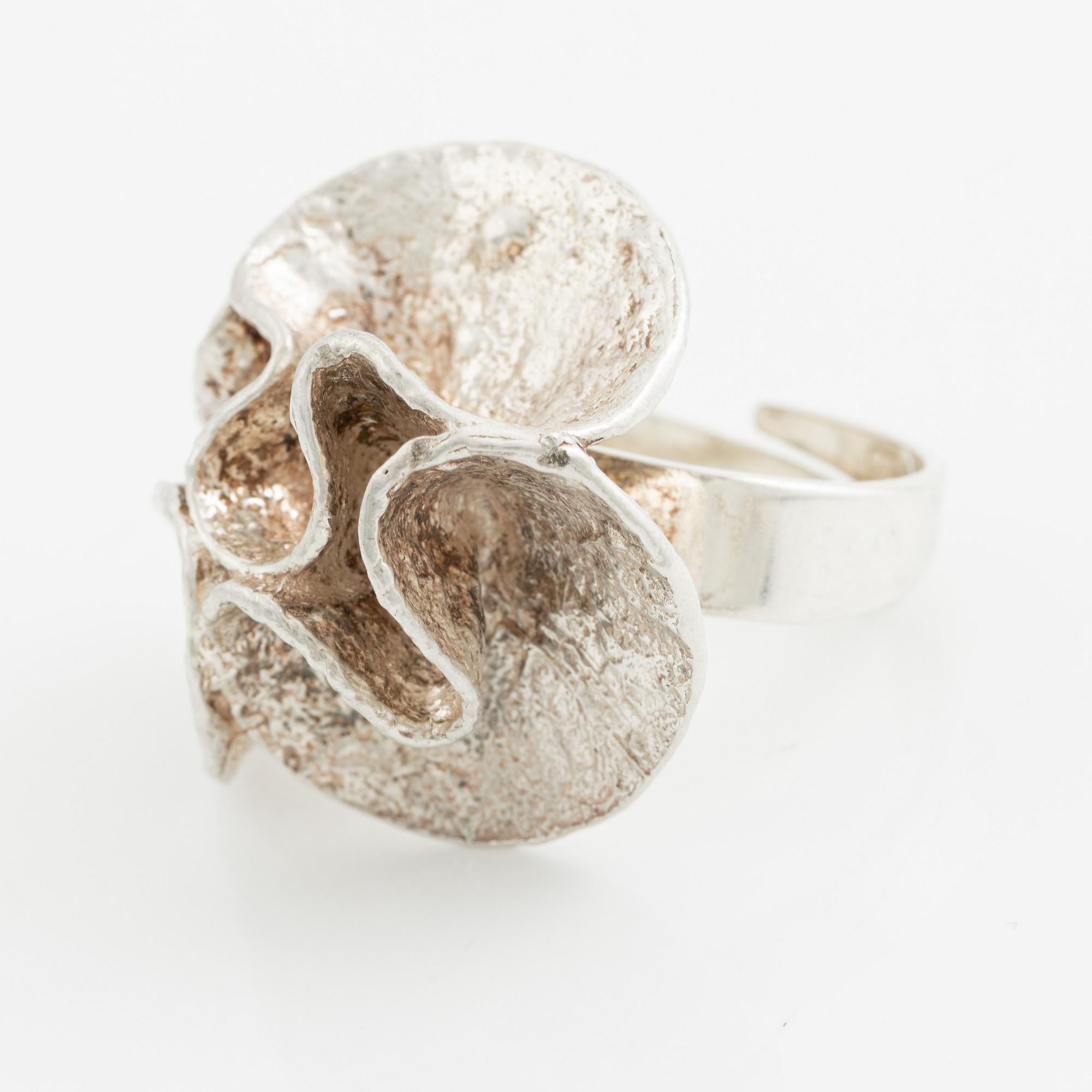 Theresia Hvorslev, bracelet, ring, pendant, earrings, 1 pair, sterling silver, chain, silver, Lidköping 1977, 1976, 1978 and 1973.