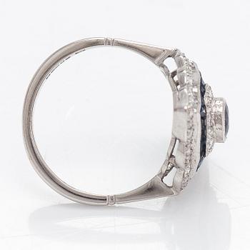 Ring, 18K vitguld, diamanter ca 0.60 ct totalt och safirer.