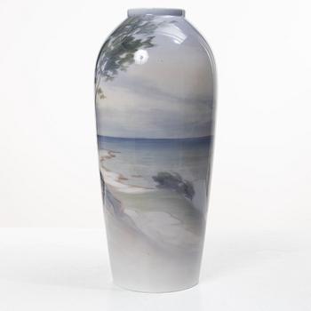 Bing & Gröndal, vase, porcelain, model 4555.