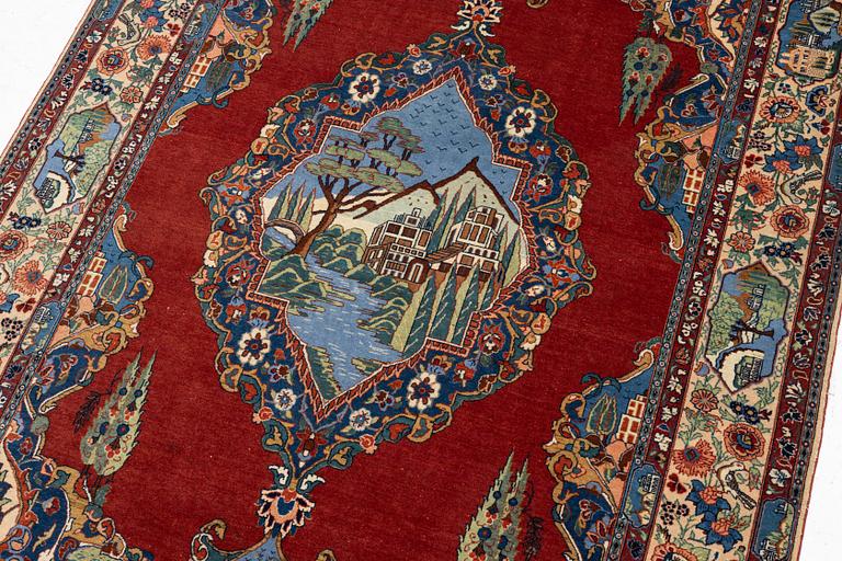 A semi-antique Kashan rug, Central Persia, c. 211 x 132 cm.