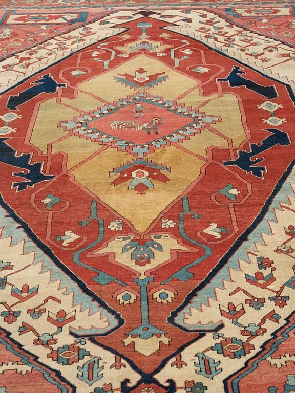 CARPET. Antique Heriz. 431,5 x 301 cm.