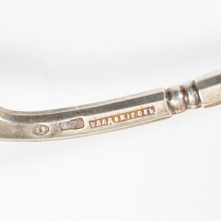 Serveringsspade samt kaviarsked, silver, bl a WA Bolin, Moskva 1898-1914.