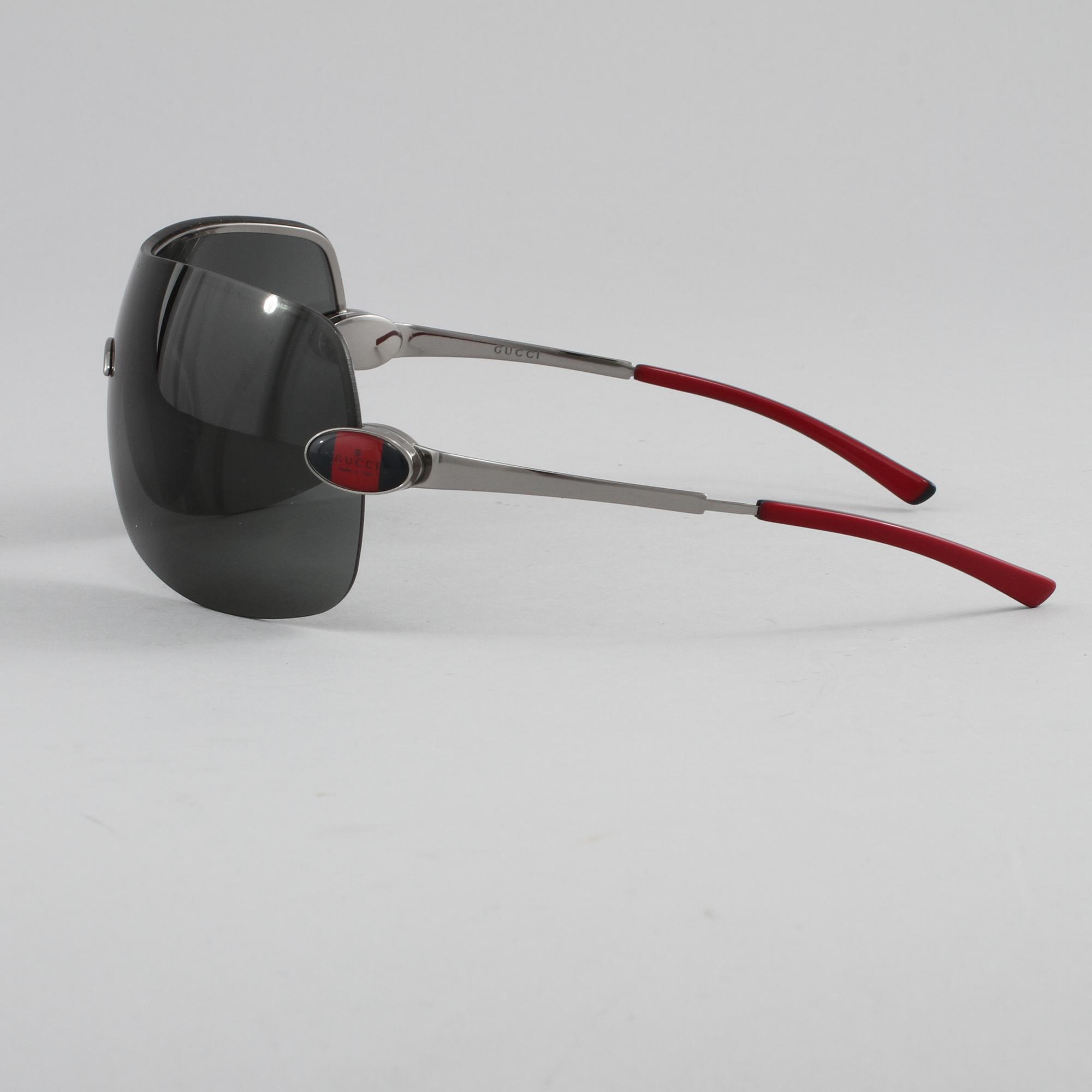 SOLGLASÖGON, Gucci.