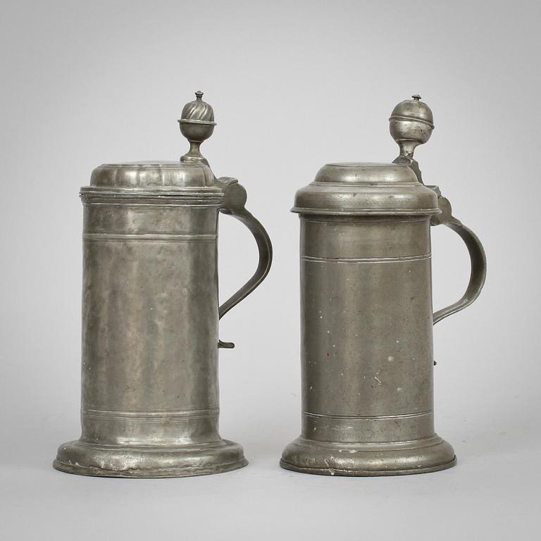 CYLINDERSTOP, 2 st, tenn. Utl. mästarstämplar, 1700/1800-tal.