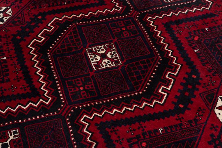 Carpet, oriental, approx. 325 x 235 cm.