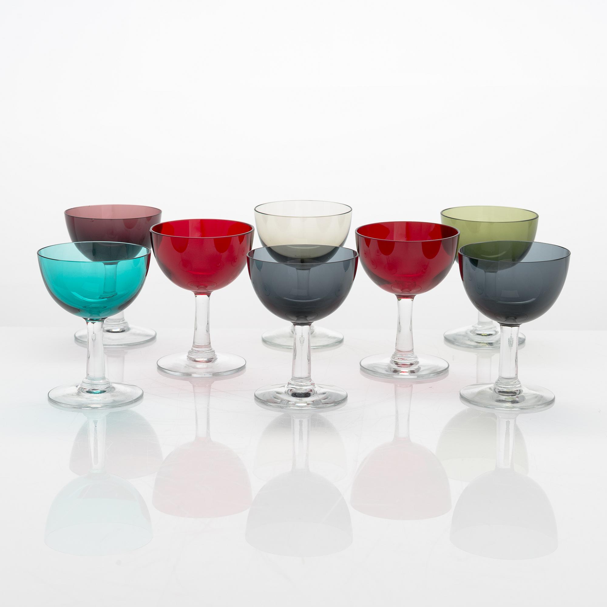 Saara Hopea, A set of eight liqueur glasses model 1125, Nuutajärvi, Finland.
