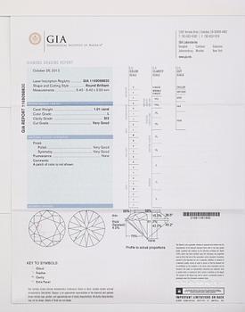 RING, 18 k vitguld, solitär briljantslipad diamant 1.01 ct.