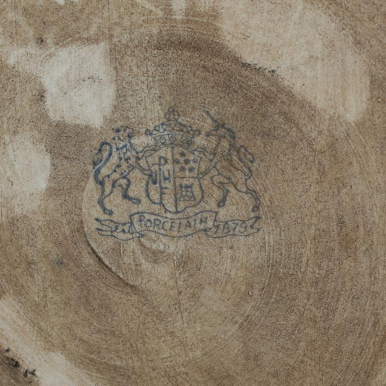FISKBASSÄNG, porslin, märkt 1879.