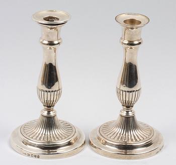 LJUSSTAKAR, ett par. Silver. Sheffield 1808.