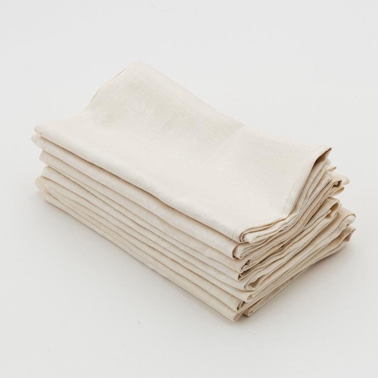 Nine linnen napkins, 19th century.