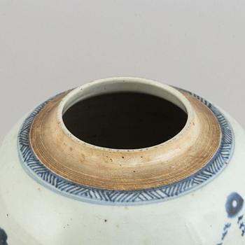 Eleven blue and white porcelain objects, Qing dynasty, 18th-19th century.