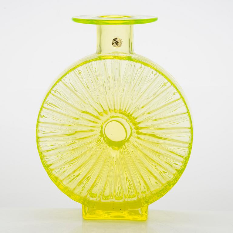 Helena Tynell, flaska, "Solflaskan" Riihimäen Lasi Oy. I produktion 1964-1974.