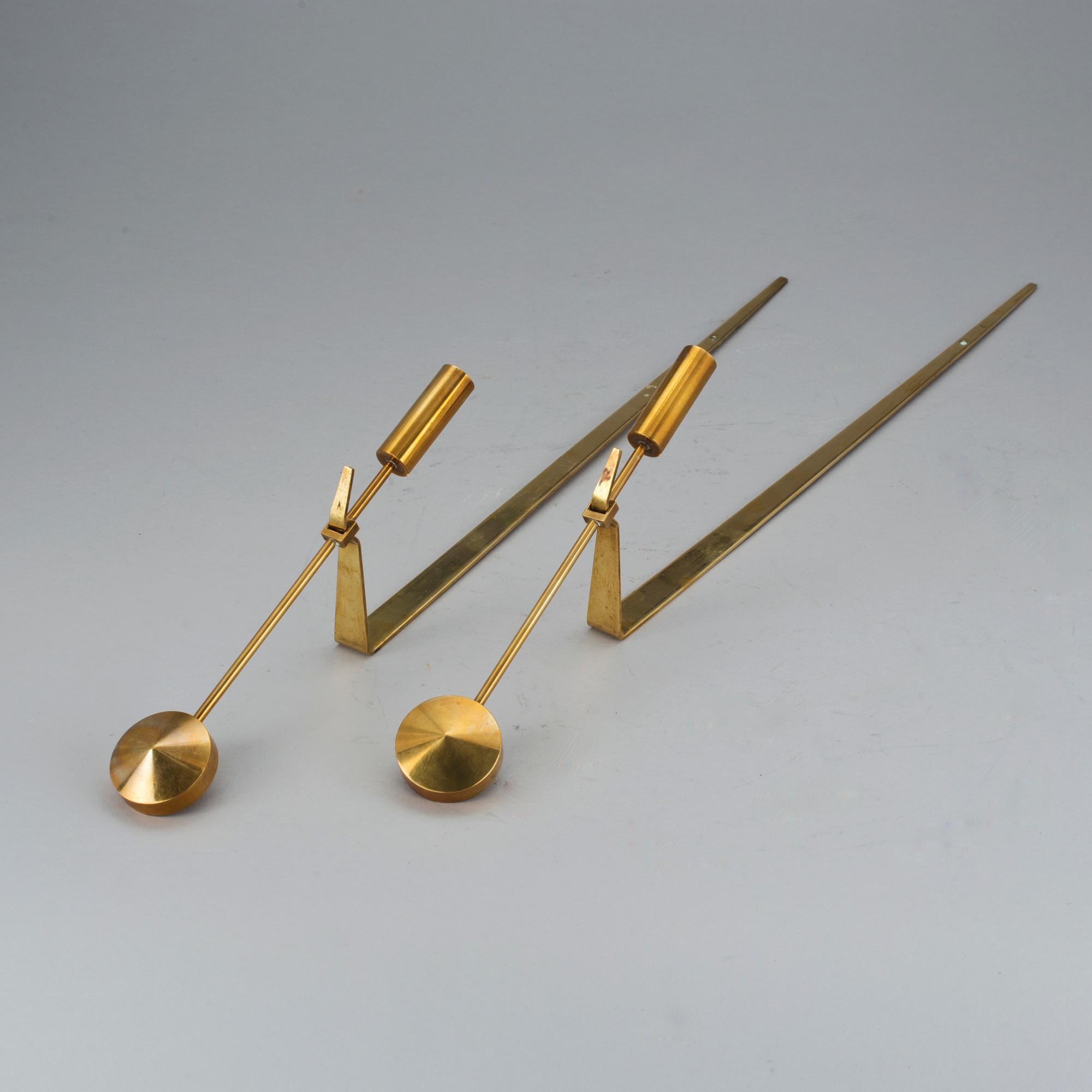 VÄGGLAMPETTER, 2 stycken, mässing, "Pendeln", Pierre Forsell, Skultuna, 1900-talets fjärde kvartal.