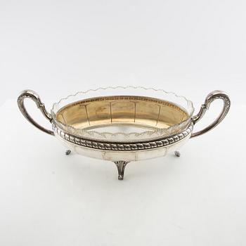 Jardinière of low-grade silver Germany early 20th century.