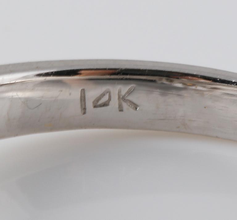 RING, 18K vitguld med briljantslipade diamanter ca 0.50 ct. Vikt 2,9 gram.