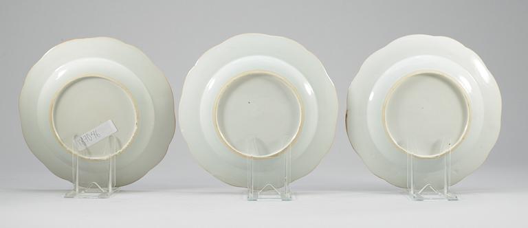 A set of twelve blue and white dinner plates, probably late Qing dynasty.