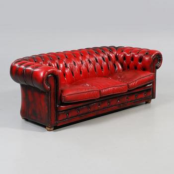SOFFA, Chesterfield-modell, 1900-talets andra hälft.