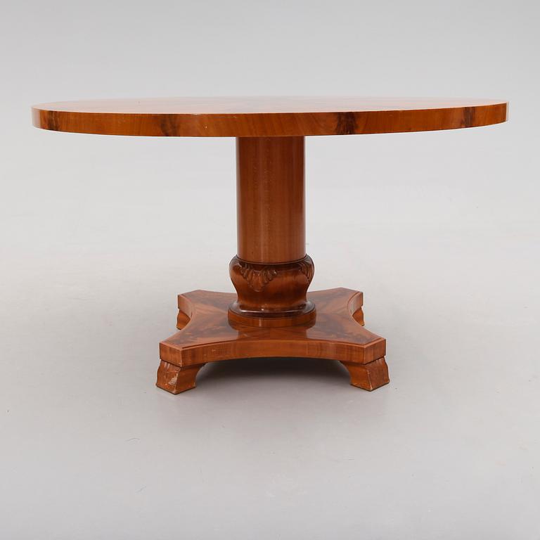 SALONGSBORD, empirestil, 1900-talets första hälft.