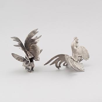 A pair of table decorations in white metal, second half of the 20th century.