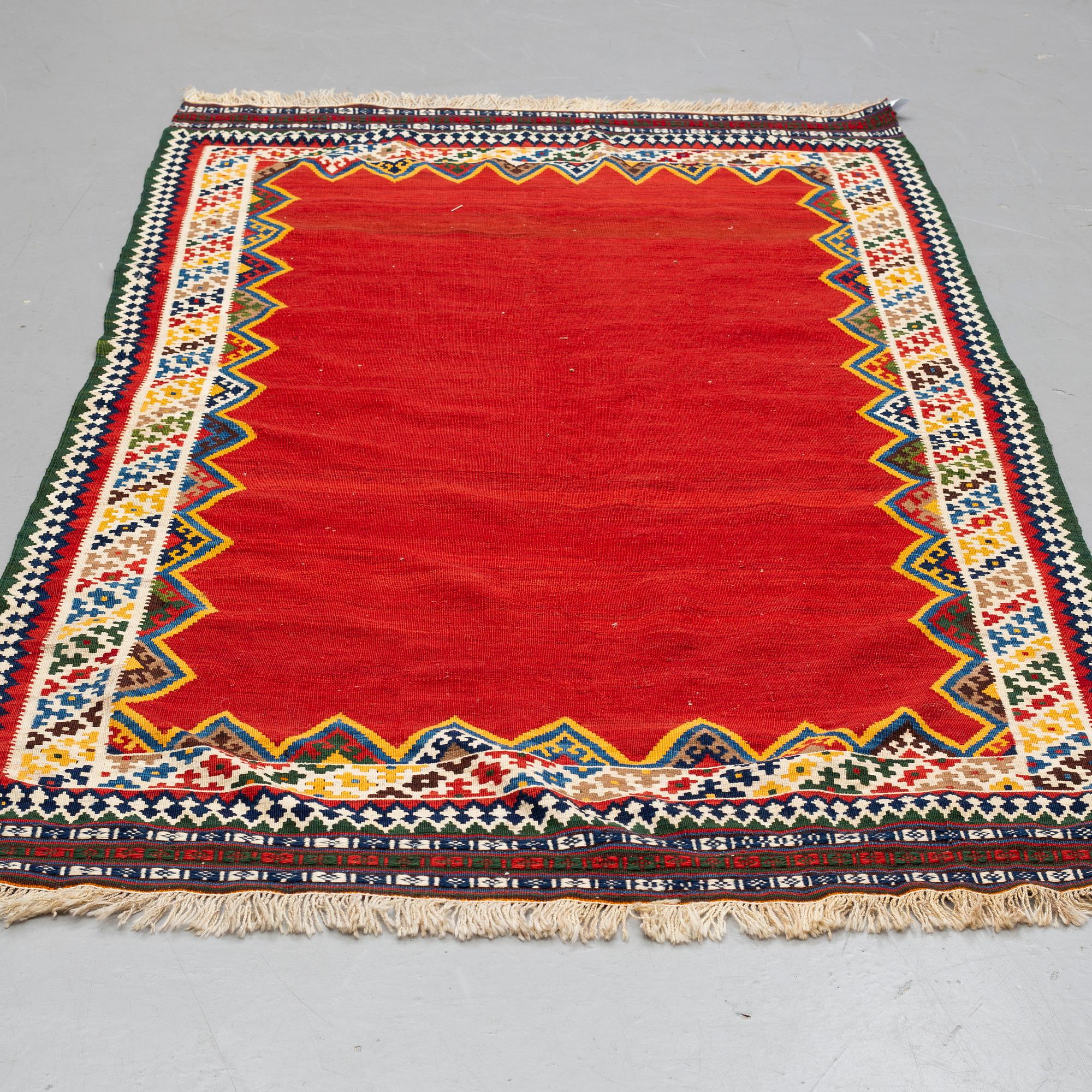 A RUG, Kashgai kilim, ca 245 x 138 cm.