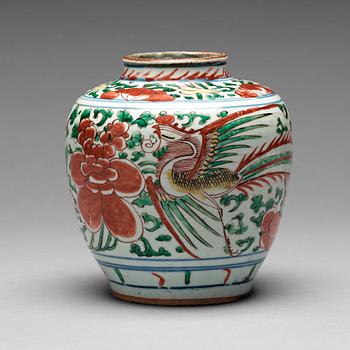 A Transitional wucai jar, 17th Century.