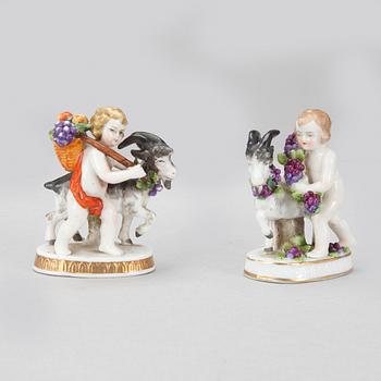 FIGURINER, 2 st, porslin, Mellaneuropa, troligen ca 1900.