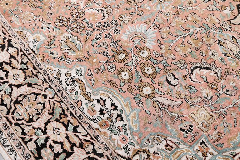 Matta, Silke Kashmir, ca 332 x 241 cm.