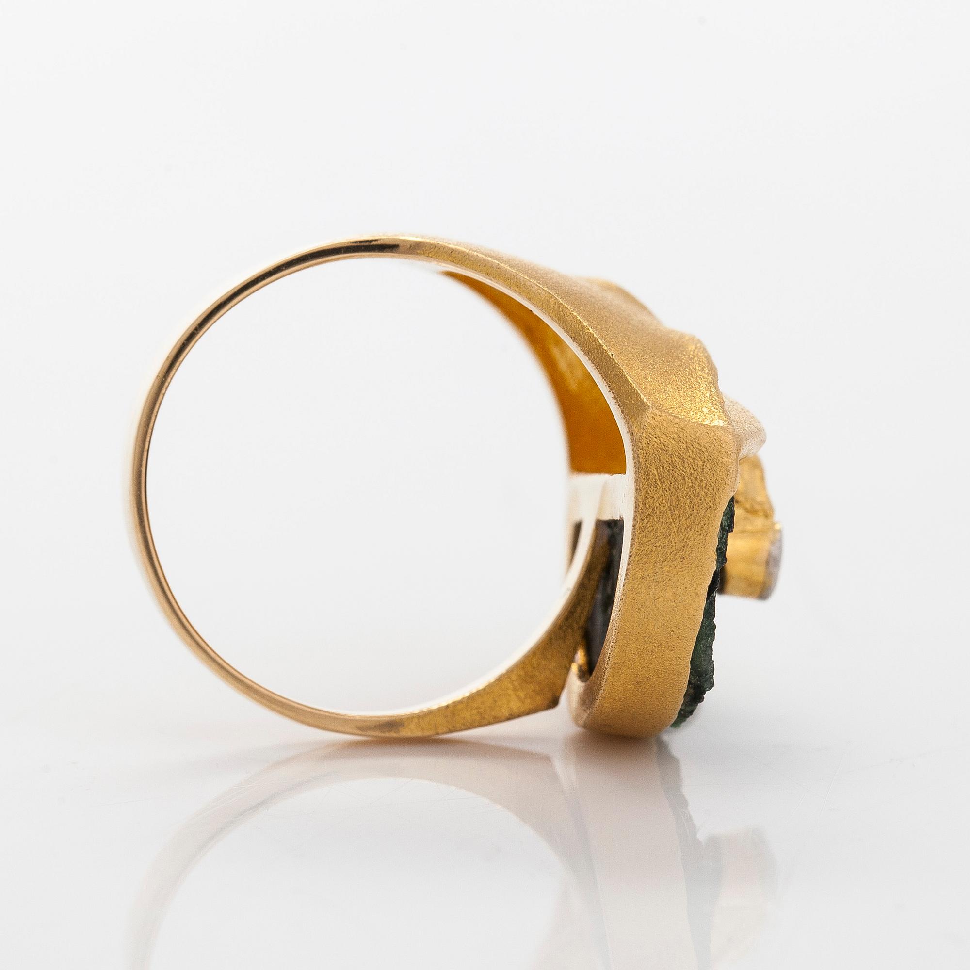 Björn Weckström, an 18K gold ring 'Quebec' with a ca 0.05 ct diamond and a zoisite for Lapponia 1976.