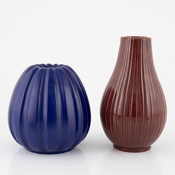 Vicke Lindstrand, vases and bowl, 4 pieces, Upsala-Ekeby, second half of the 20th century.
