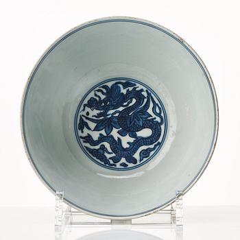 A blue and white dragon bowl, Ming dynasty (1368-1644).