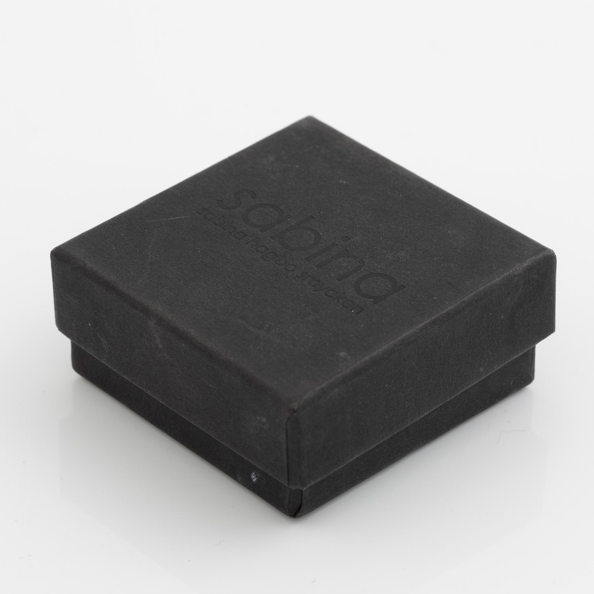 Earrings, a pair, 10K gold with opals.