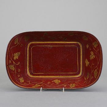 BRÖDSKÅL, plåt, empire, 1800-talets första hälft.