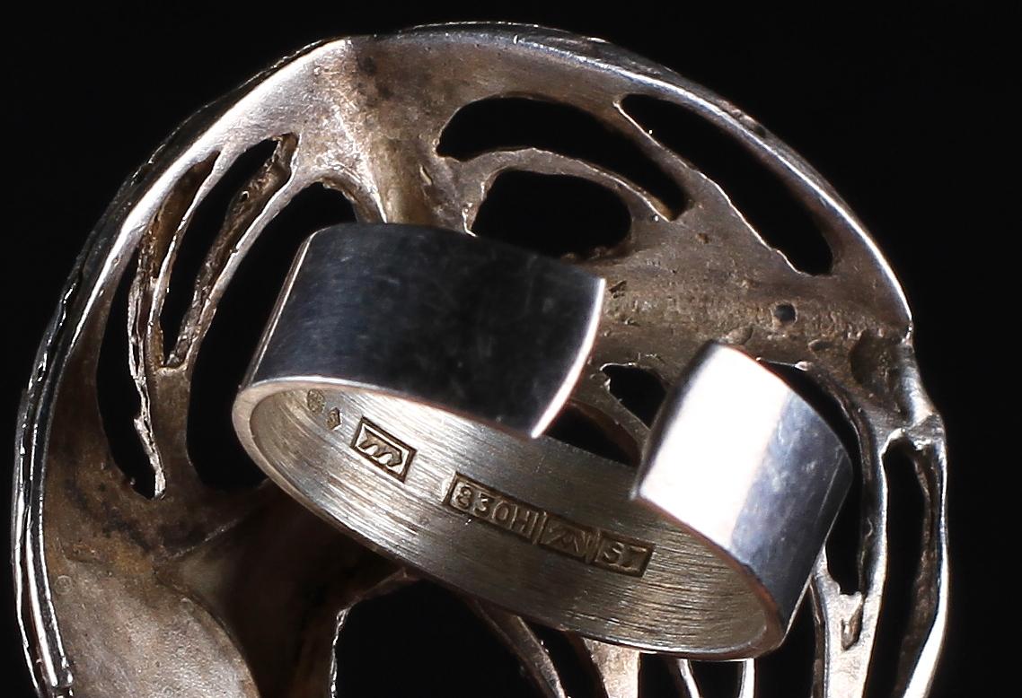 SMYCKEN, 3 delar, silver, brons och ametist, Sten & Laine, Åbo, 1971 samt Pentti Sarpaneva, Finland. Ca 39 g silver.