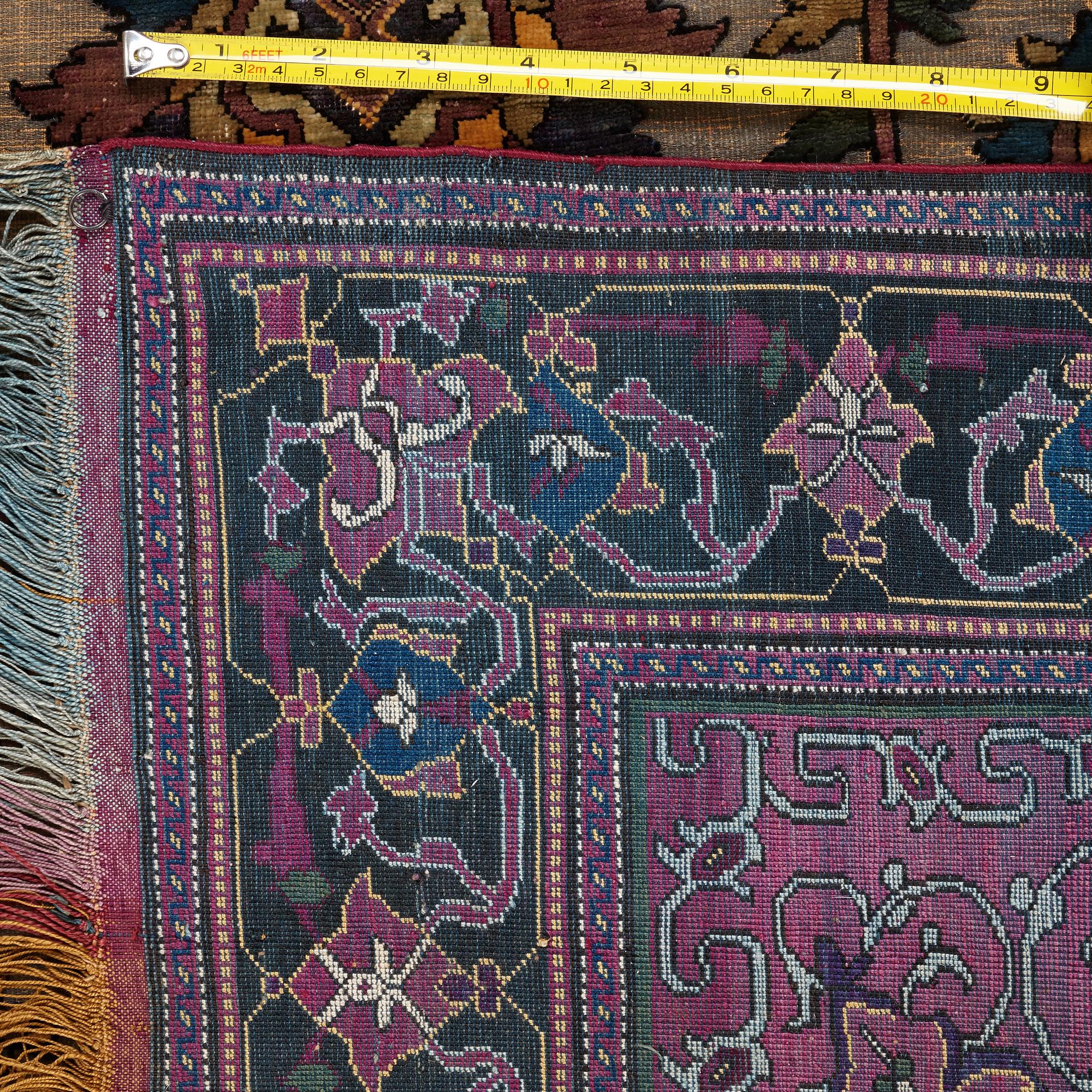 MATTA, antik/semiantik silke Keshan Souf, sannolikt Motachem, ca 112,5 x 100-93 cm (samt överst 1½ cm slätväv).