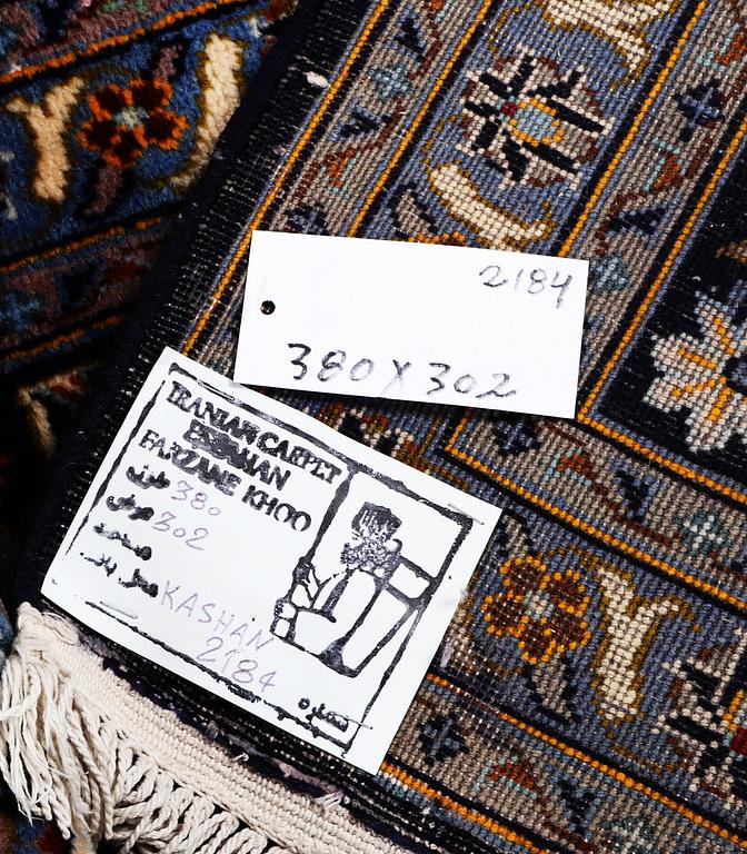 Matta, Keshan, ca. 380 x 302 cm.