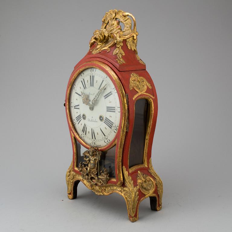 A mid 18th century Rococo mantle clock by Petter Ernst. - Bukowskis