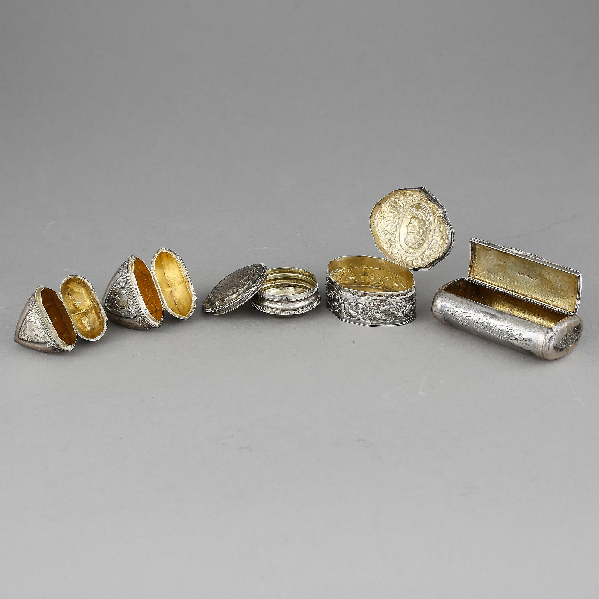 DOSOR, 5 st silver, bland annat möjligen Frankrike, 1800-talets slut samt 1900-tal. Vikt ca 330 g.