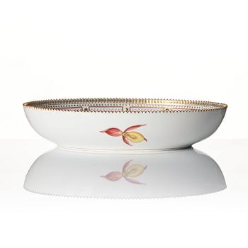 A Royal Copenhagen 'Flora Danica' serving dish and a dessert dish, Denmark, 20th century.