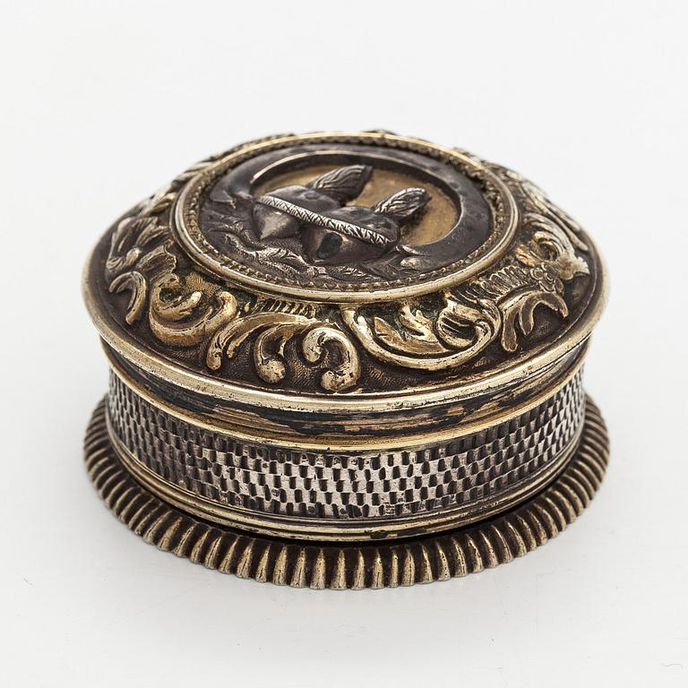 Silver case with concealed compartment, engraved 1776.