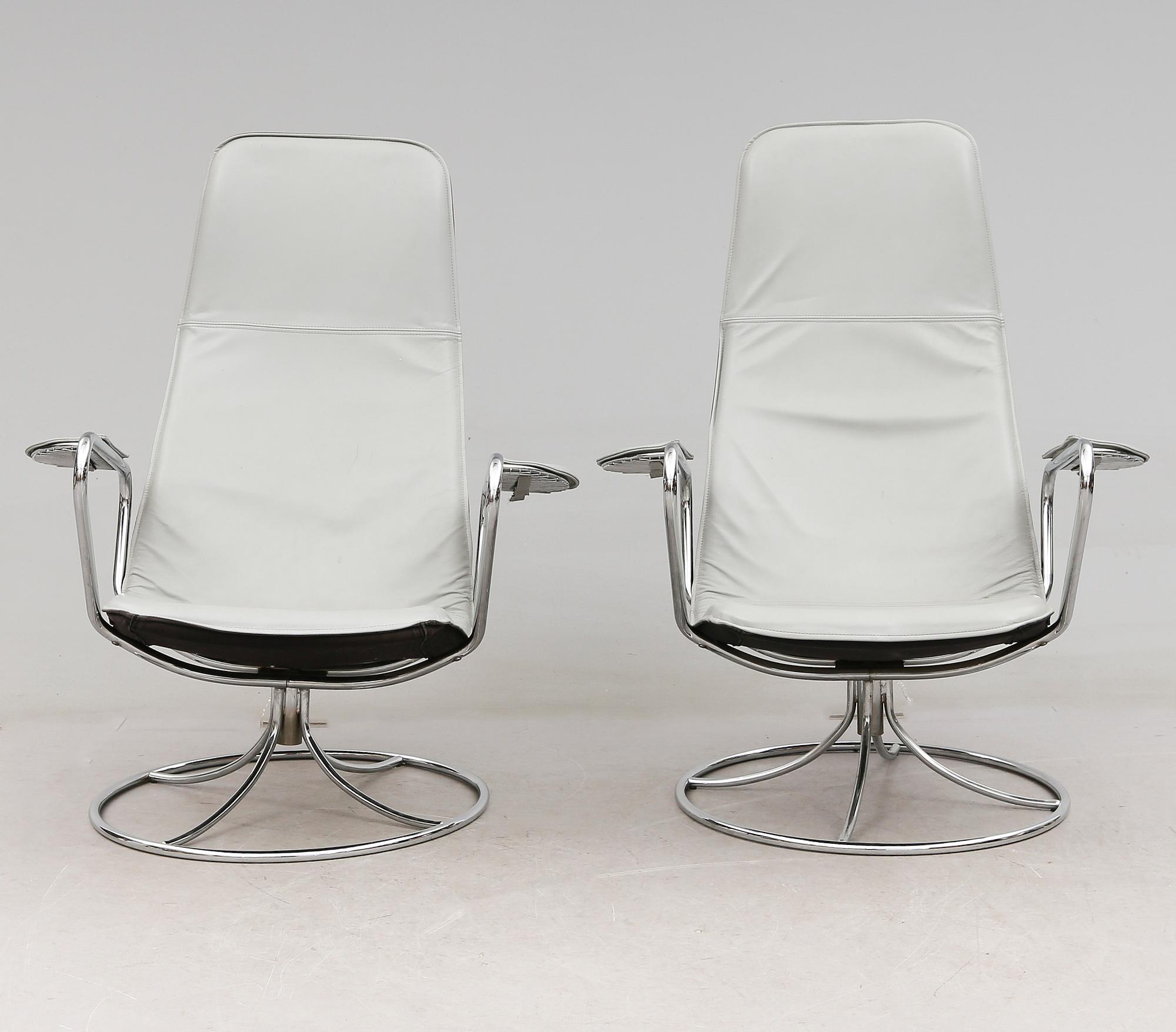 FÅTÖLJER, 1 par, 1900-talets andra hälft.