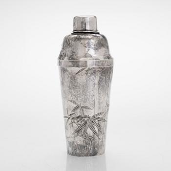 Cocktailshaker, silver, Japan 1900-talets första hälft.