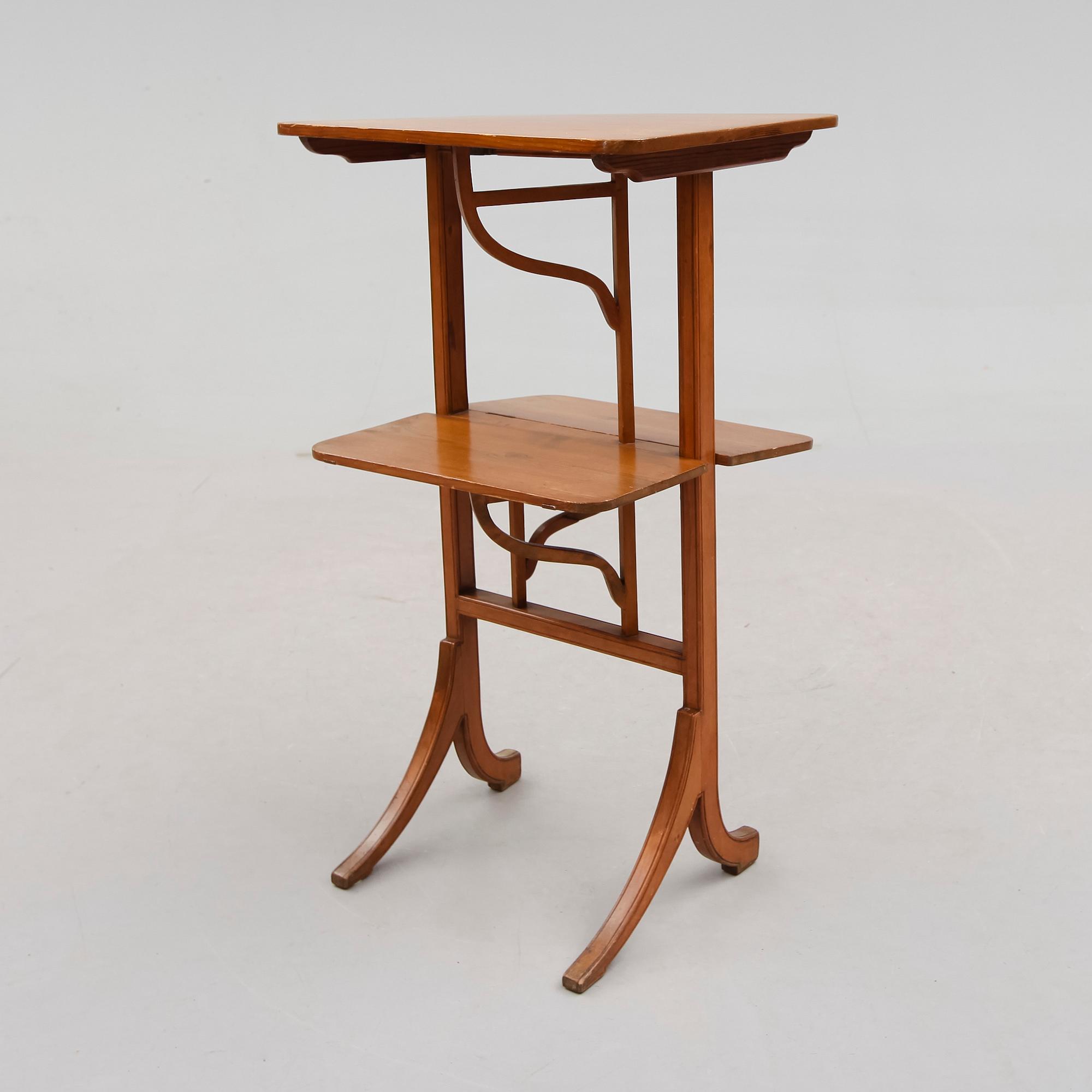 ETAGERE, England, sekelskiftet 1900.
