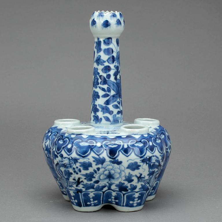 TULPANVAS, porslin, Kina, 1800-tal.