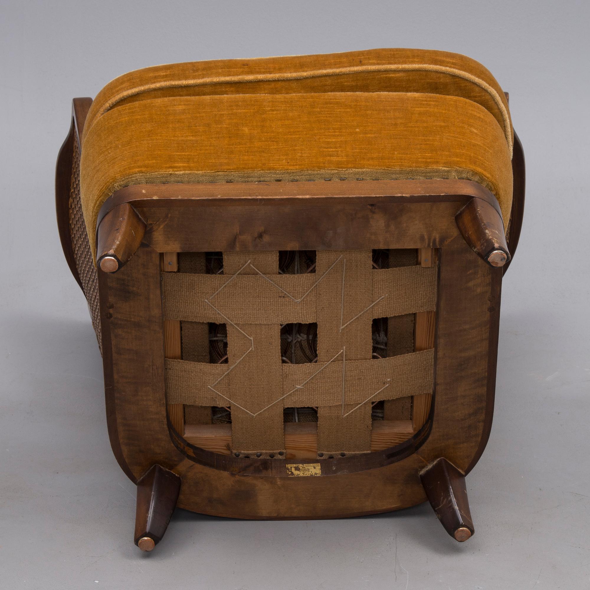 FÅTÖLJ, märkt Paul Boman Kunglig Svensk hovleverantör. Finland 1930-tal.