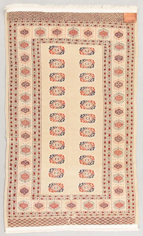 MATTA, Pakistan. Ca 150x89 cm.